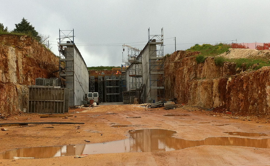 Lavori in corso per la realizzazione del raddoppio in variante di tracciato a doppio binario del tratto di linea ferroviaria Bari S.Andrea-Bitetto