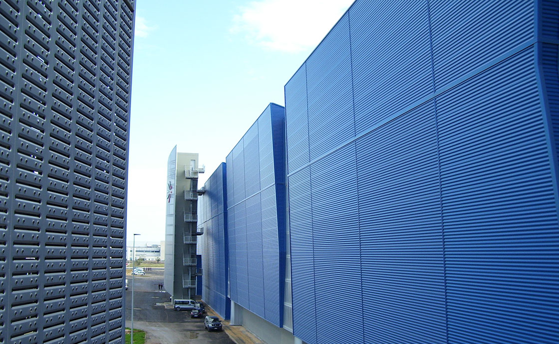 Sede Alenia Aermacchi Aeronautica Grottaglie esterni