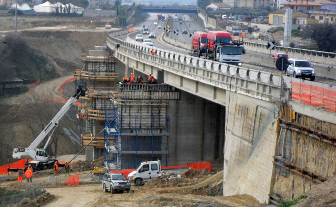 Lavori in corso sulla strada Sant'Elpidio