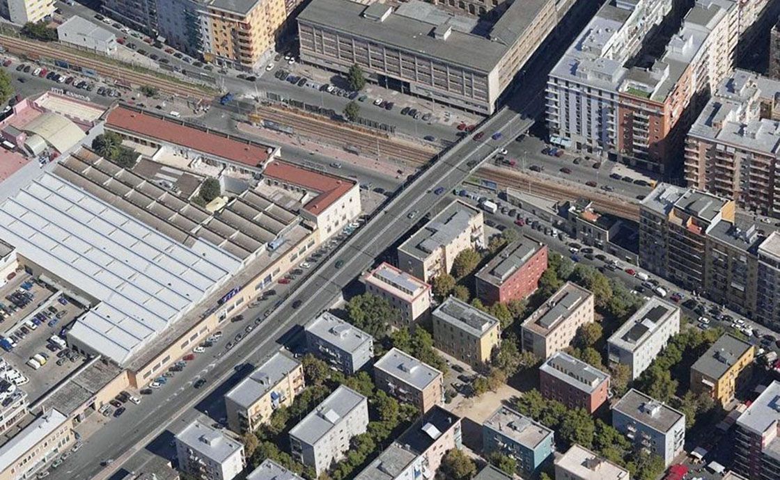 Vista dall'alto del cavalcavia di Japigia