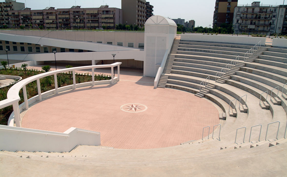 Centro Commerciale Japigia Bari anfiteatro