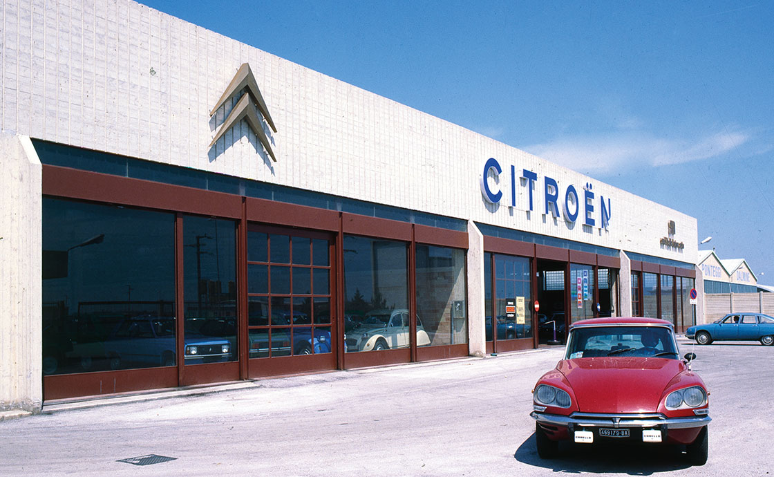 Concessionaria Citroen – Bari Zona industriale esterni foto d'epoca
