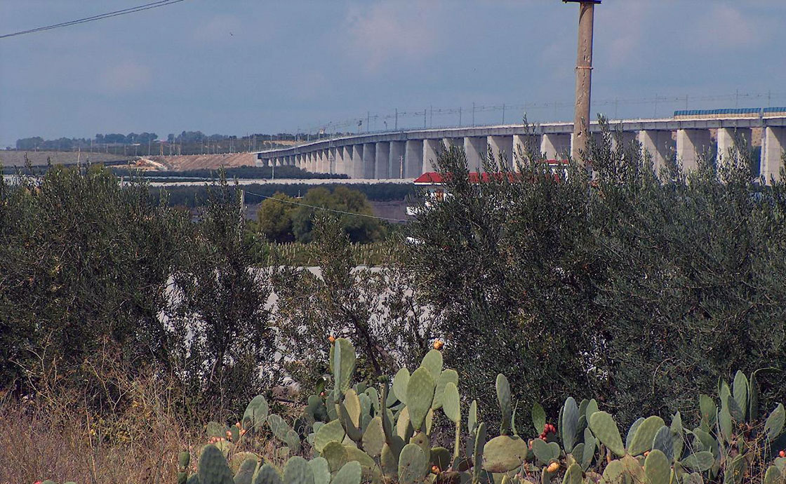 Vista della linea ferroviaria Bari – Taranto