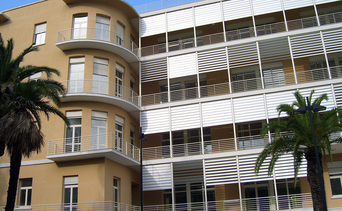 Vista frontale ospedale oncologico Cotugno di Bari