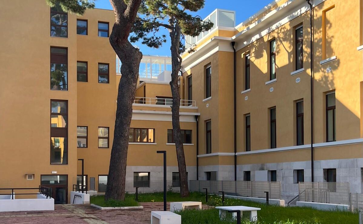 fdd6594b-0052-454a-9ed6-0ea5bca2c8e2